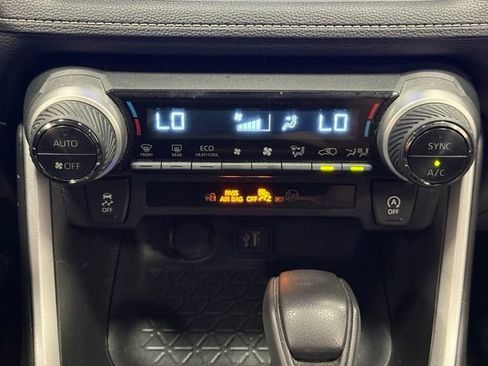 Used 2024 Toyota RAV4 XLE FWD image 28