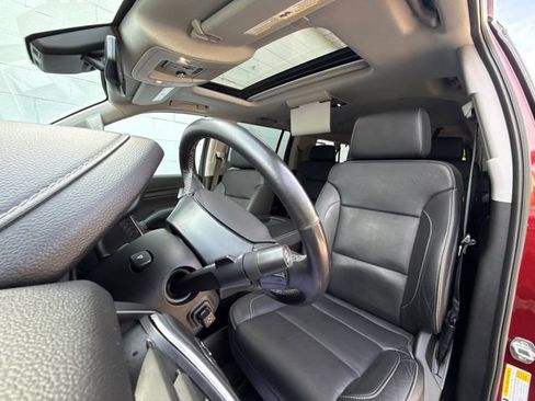 Used 2020 Chevrolet Suburban Premier AWD/4WD image 22