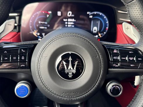 Used 2025 Maserati Grecale Modena image 23