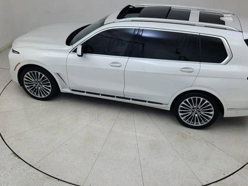 Used 2025 BMW X7 xDrive40i w/ Executive Package image 84