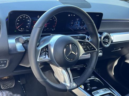 Certified 2026 Mercedes-Benz GLB 250 4MATIC image 21