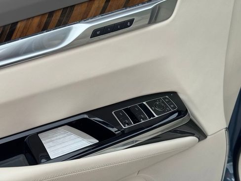 Certified 2025 Cadillac Escalade ESV Sport Platinum image 22