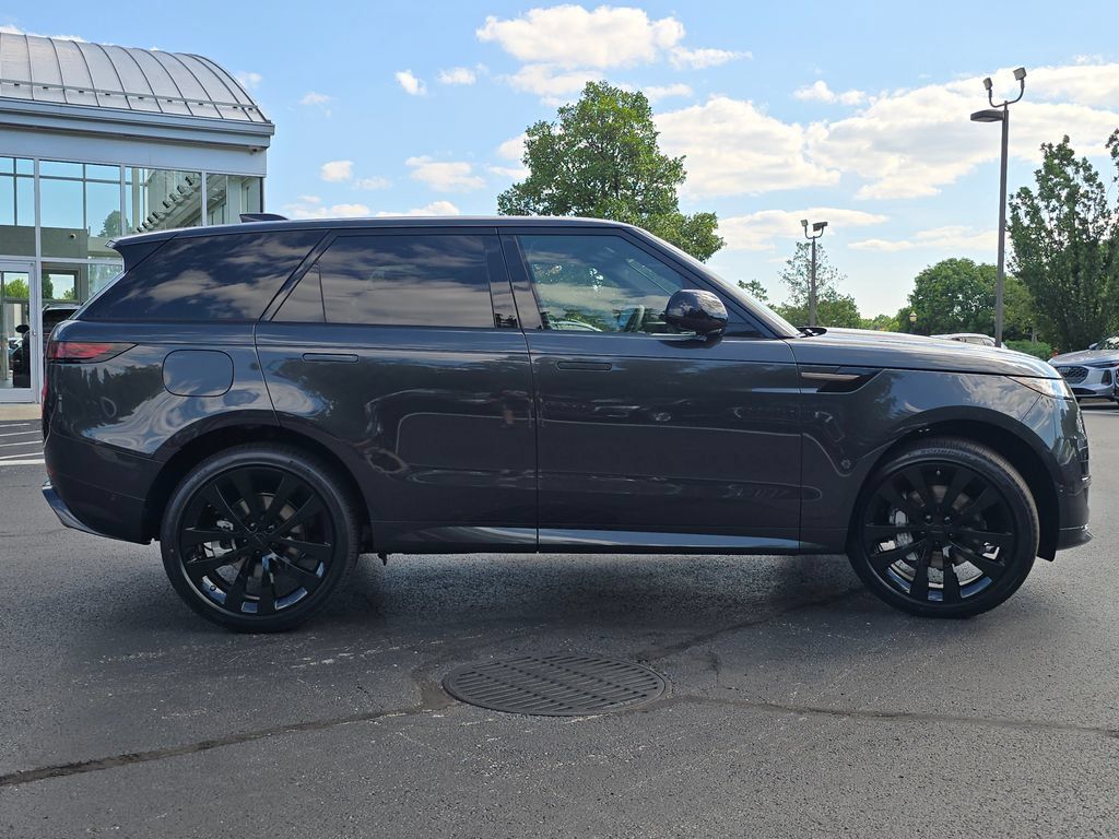 New 2026 Land Rover Range Rover Sport Dynamic SE AWD/4WD image 5