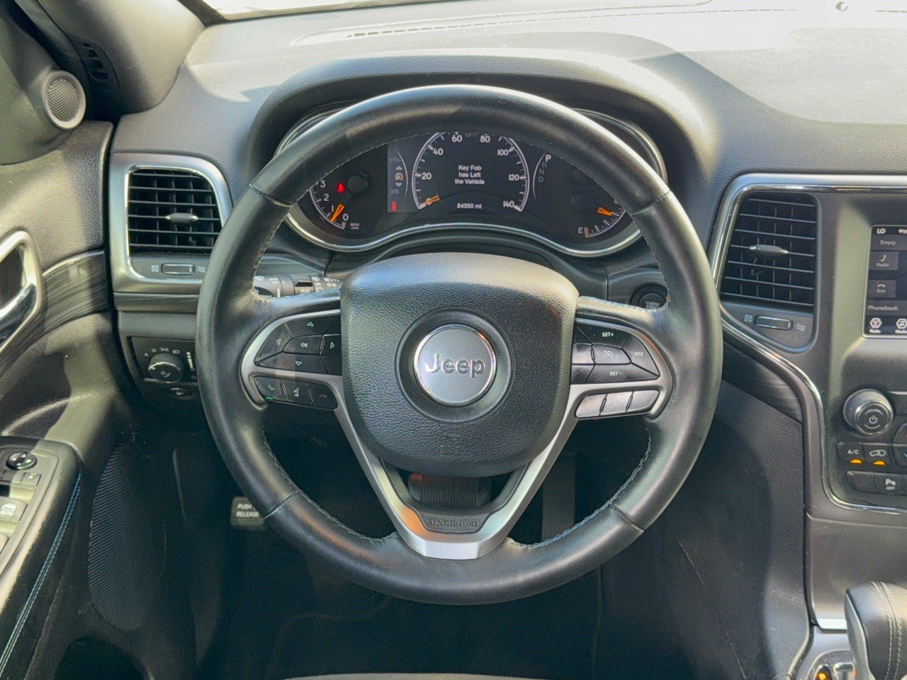 Used 2019 Jeep Grand Cherokee Laredo RWD image 10