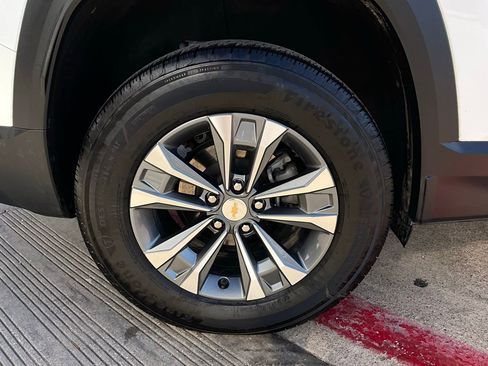 Used 2025 Chevrolet Equinox LT image 9