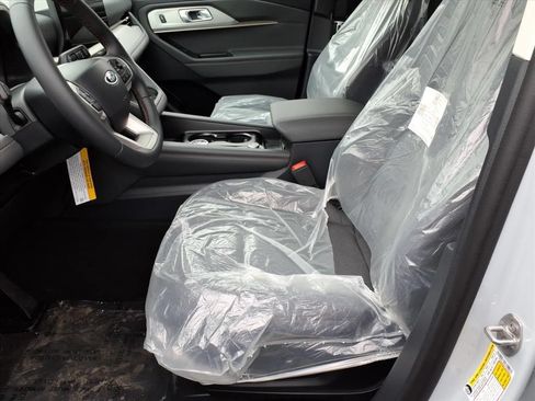 New 2026 Ford Explorer Active AWD/4WD image 11