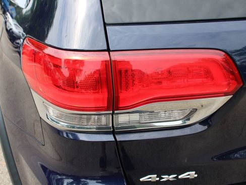 Used 2017 Jeep Grand Cherokee Limited w/ Luxury Group II AWD/4WD image 10