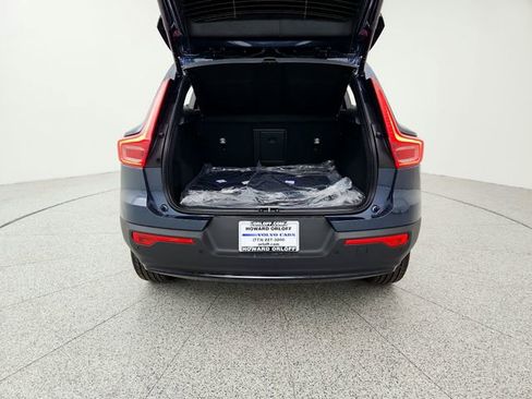 New 2026 Volvo XC40 B5 Core w/ Climate Package image 15