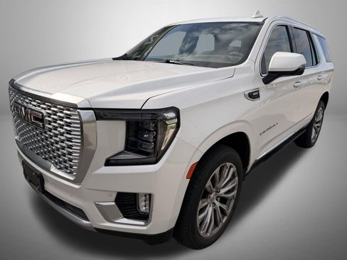 Used 2021 GMC Yukon Denali w/ Denali Premium Package image 2