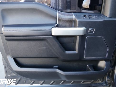 Used 2020 Ford F350 Lariat image 16