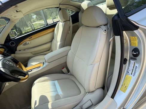 Used 2005 Lexus SC 430 Convertible RWD image 36