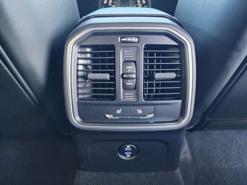 Used 2024 Porsche Macan w/ Premium Plus Package image 68