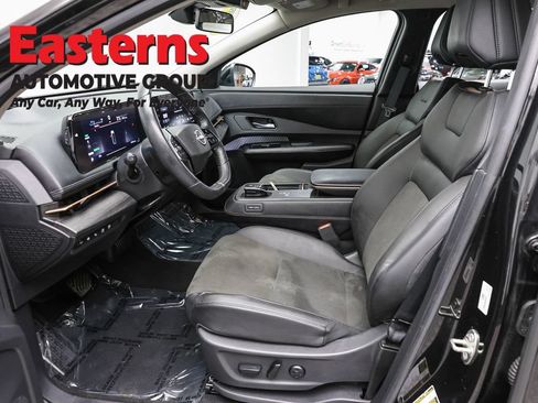 Used 2023 Nissan Ariya FWD image 13
