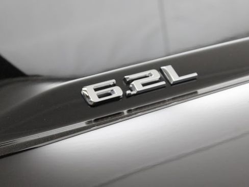 Used 2025 Chevrolet Silverado 1500 High Country w/ High Country Premium Package AWD/4WD image 15