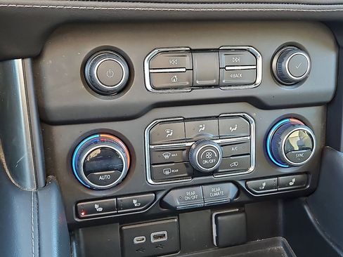 Used 2023 Chevrolet Tahoe LT w/ LT Signature Plus Package image 15