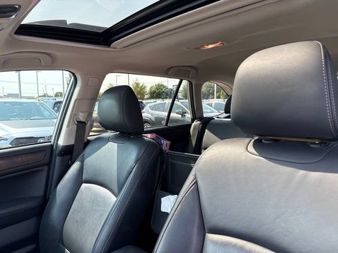 Used 2016 Subaru Outback 2.5i Limited AWD/4WD image 5