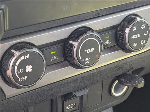 Used 2020 Toyota Tacoma SR w/ SR Convenience Package RWD image 14