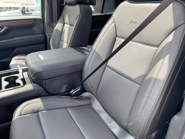 New 2026 GMC Yukon Denali w/ Advanced Technology Package AWD/4WD image 13