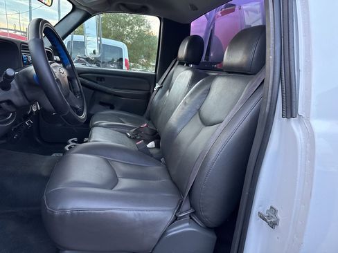 Used 2007 Chevrolet Silverado 3500 W/T image 9