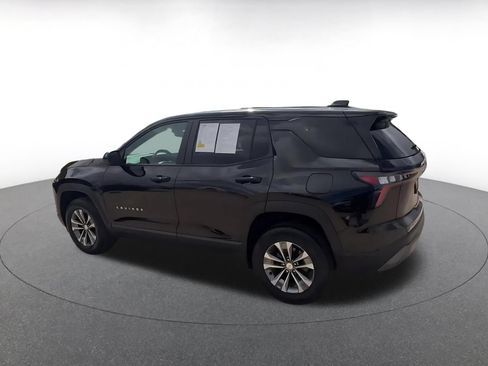 Used 2025 Chevrolet Equinox LT FWD image 10