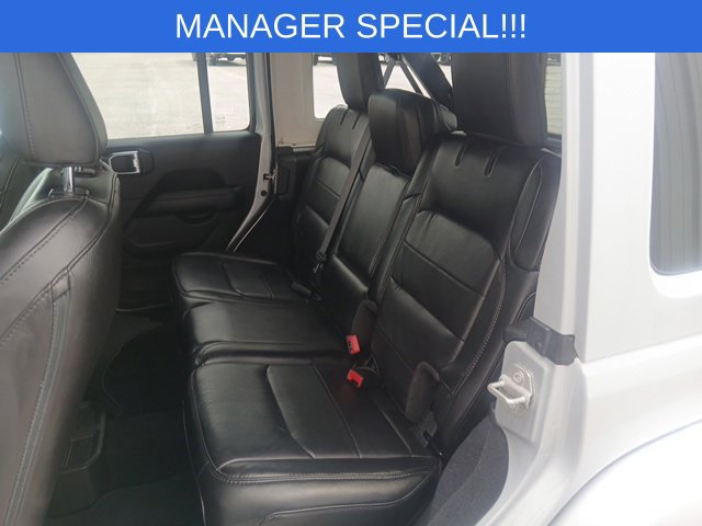 Used 2023 Jeep Wrangler Unlimited Sahara AWD/4WD image 14