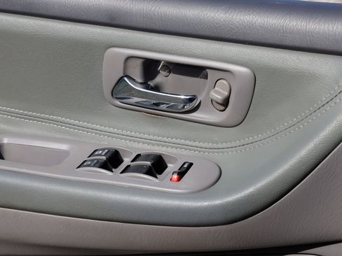 Used 2000 Honda Odyssey EX image 36