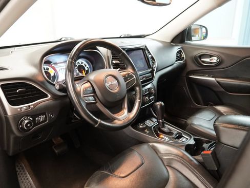 Used 2019 Jeep Cherokee Limited AWD/4WD image 7