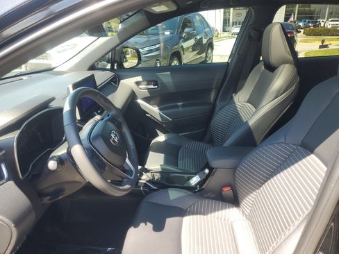 Used 2024 Toyota Corolla Cross AWD Hybrid w/ Convenience Package image 16