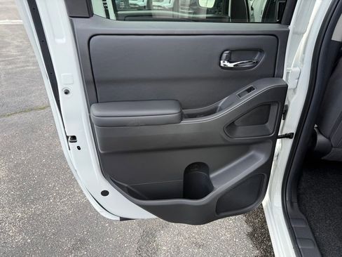 New 2026 Nissan Frontier SV AWD/4WD image 11