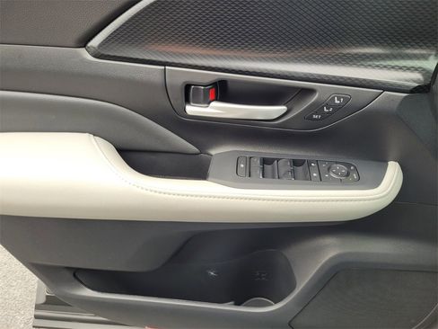 New 2026 Toyota Grand Highlander AWD Hybrid image 25