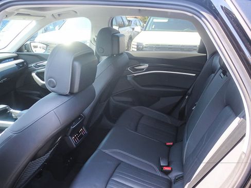 Used 2021 Audi e-tron Premium w/ Convenience Plus Package AWD/4WD image 23