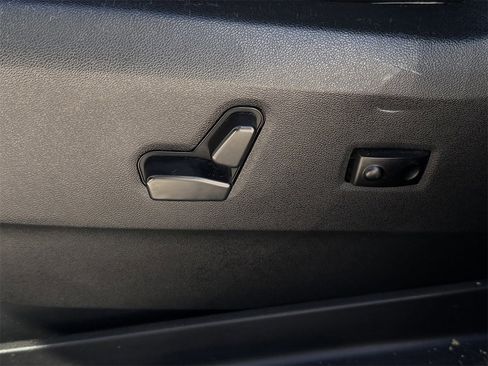 Used 2019 Dodge Grand Caravan GT image 25