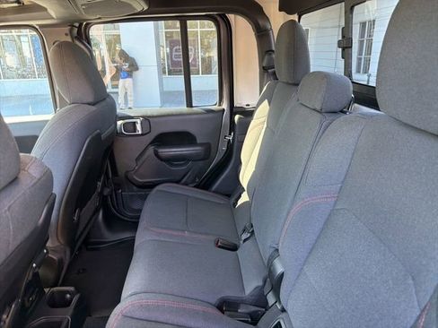 Used 2024 Jeep Gladiator Rubicon w/ Safety Group image 8