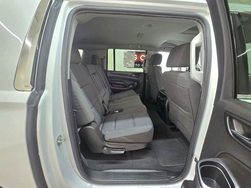 Used 2020 Chevrolet Suburban LS RWD image 20