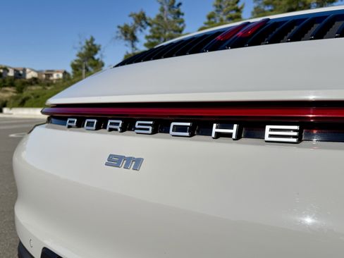 Used 2022 Porsche 911 Carrera image 36