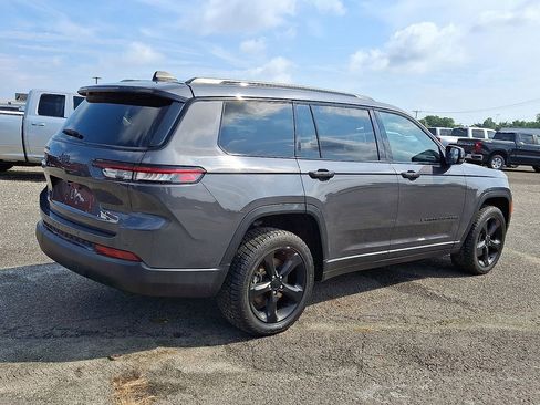 Used 2023 Jeep Grand Cherokee L Laredo AWD/4WD image 12