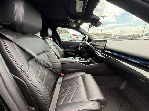 Used 2024 BMW i5 M60 w/ Premium Package AWD/4WD image 7