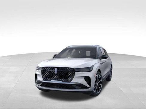 New 2026 Lincoln Nautilus Reserve image 3