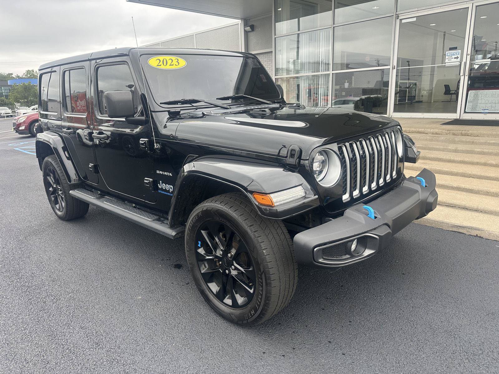Used 2023 Jeep Wrangler Unlimited Sahara w/ Cold Weather Group AWD/4WD image 3