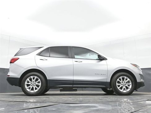 Used 2021 Chevrolet Equinox LS w/ LS Convenience Package image 48
