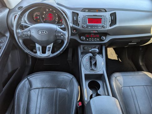 Used 2011 Kia Sportage SX w/ Premium Pkg w/Leather Seats image 6