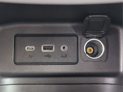 Used 2024 Chevrolet Equinox LS FWD image 23