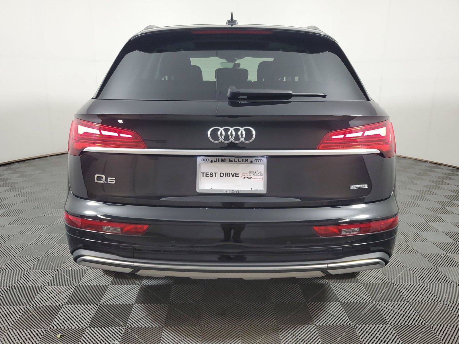 Used 2023 Audi Q5 2.0T Premium AWD/4WD image 5