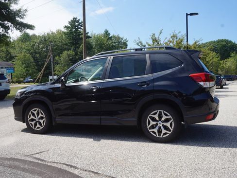 Used 2019 Subaru Forester Premium AWD/4WD image 6