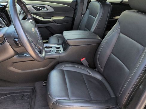 Used 2022 Chevrolet Traverse LT w/ LT Premium Package AWD/4WD image 13