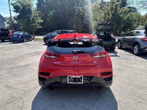 Used 2020 Hyundai Veloster N w/ Performance Package FWD image 9