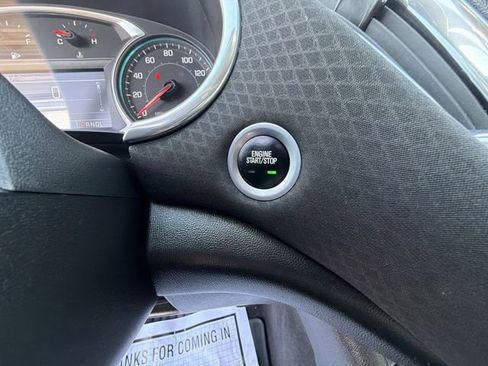 Certified 2018 Chevrolet Malibu LT image 16