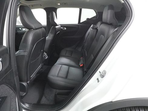 Used 2025 Volvo XC40 B5 Core AWD/4WD image 30