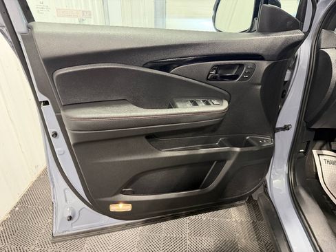 Used 2024 Honda Passport Black Edition image 27