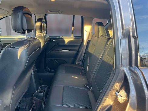 Used 2017 Jeep Compass Latitude image 13